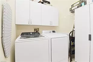 2125 Aberdeen Ln, Naples, FL 34109 - Photo 14