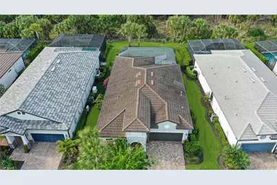 9395 Greyhawk Trl, Naples, FL 34120 - Photo 18