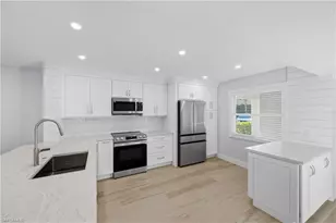 1330 Derbyshire Ct, Naples, FL 34116 - Photo 8