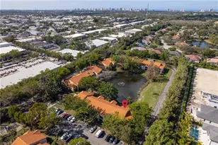 2094 Arbour Walk Cir, Naples, FL 34109 - Photo 2