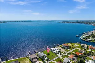 1020 Dolphin Dr, Cape Coral, FL 33904 - Photo 8