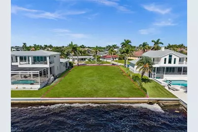 1020 Dolphin Dr, Cape Coral, FL 33904 - Photo 12