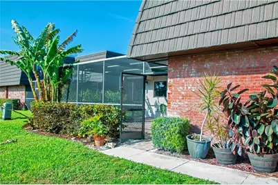 148 Lake Point Ln, Naples, FL 34112 - Photo 2