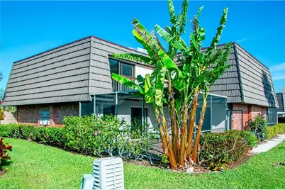 148 Lake Point Ln, Naples, FL 34112 - Photo 4