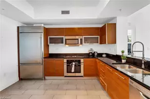 3000 Oasis Grand Blvd, Fort Myers, FL 33916 - Photo 8