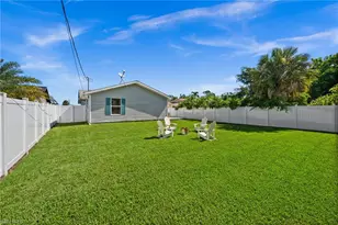 738 95th Ave N, Naples, FL 34108 - Photo 28