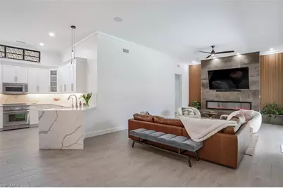 2862 Lone Pine Ln, Naples, FL 34119 - Photo 8