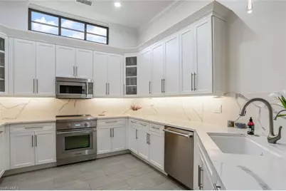 2862 Lone Pine Ln, Naples, FL 34119 - Photo 10