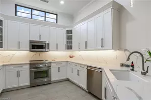 2862 Lone Pine Ln, Naples, FL 34119 - Photo 10