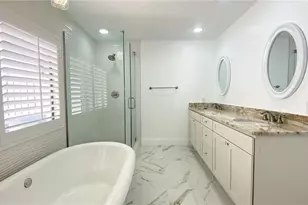 718 Reef Point Cir, Naples, FL 34108 - Photo 8