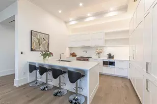 201 8th St S, Naples, FL 34102 - Photo 10