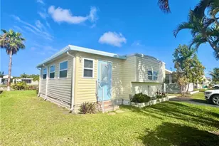 273 Cape Sable Dr, Naples, FL 34104 - Photo 38