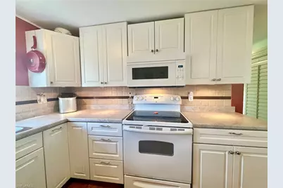 273 Cape Sable Dr, Naples, FL 34104 - Photo 8