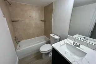 1555 Blue Point Ave, Naples, FL 34102 - Photo 4