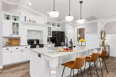 2326 SW 27th St, Cape Coral, FL 33914 - Photo 6