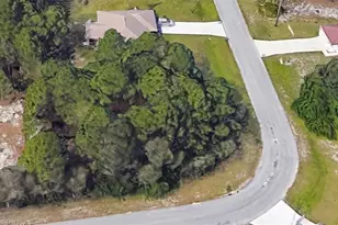 704 Brannen Ave, Lehigh Acres, FL 33974 - Photo 2