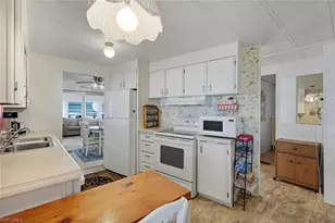 27520 Bourbonniere Dr, Bonita Springs, FL 34135 - Photo 8