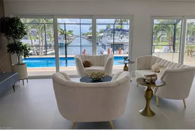 808 SW 52nd St, Cape Coral, FL 33914 - Photo 4