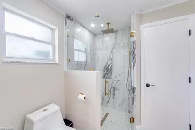 525 SE 11th Ct, Cape Coral, FL 33990 - Photo 14