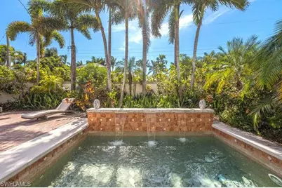 778 Broad Ct S, Naples, FL 34102 - Photo 32