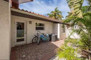 778 Broad Ct S, Naples, FL 34102 - Photo 34