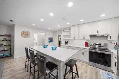 630 99th Ave N, Naples, FL 34108 - Photo 10