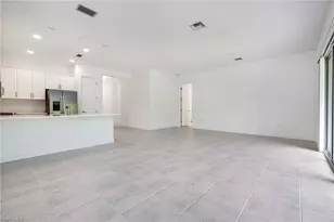 12448 Violet Ln, Naples, FL 34120 - Photo 6