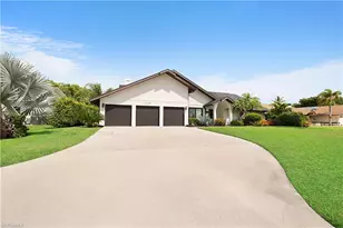 2307 Queens Way, Naples, FL 34112 - Photo 2