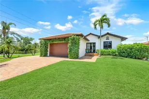 999 E Valley Dr, Bonita Springs, FL 34134 - Photo 2