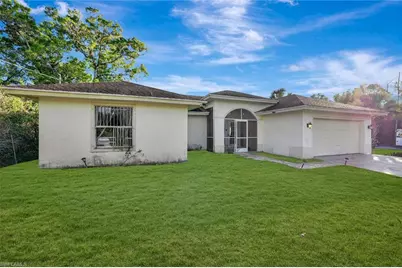 4090 32nd Ave SE, Naples, FL 34117 - Photo 2