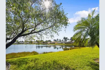 2026 Terrazzo Ln, Naples, FL 34104 - Photo 32