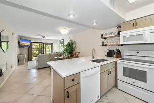 811 W Elkcam Cir, Marco Island, FL 34145 - Photo 4