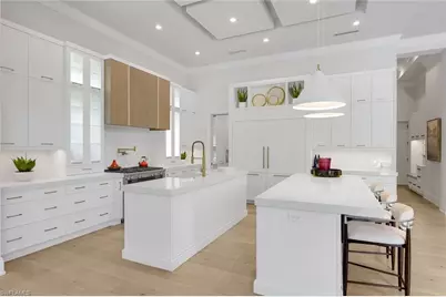 767 Park Shore Dr, Naples, FL 34103 - Photo 10