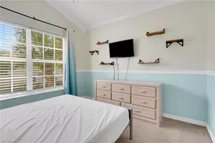 1289 Oxford Ln, Naples, FL 34105 - Photo 14