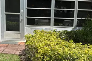 600 Valley Stream Dr, Naples, FL 34113 - Photo 2