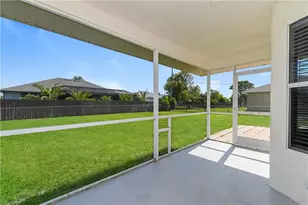 929 SW 31st St, Cape Coral, FL 33914 - Photo 14