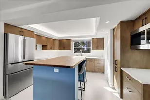 9486 Gulf Shore Dr, Naples, FL 34108 - Photo 10