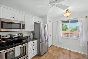 550 Saratoga Cir, Naples, FL 34104 - Photo 10