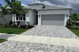 2669 Hyacinth Pl, Naples, FL 34112 - Photo 2