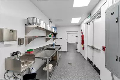 6890 Hendry Creek Dr, Fort Myers, FL 33908 - Photo 26