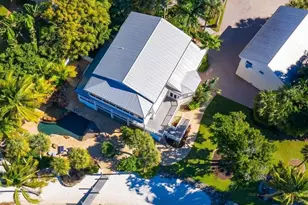 100 Fairview Ave, Fort Myers, FL 33905 - Photo 2