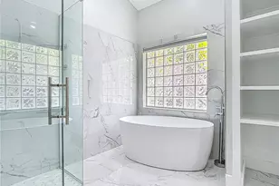 351 Pindo Palm Dr, Naples, FL 34104 - Photo 22