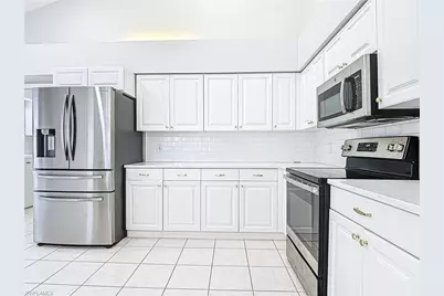 351 Pindo Palm Dr, Naples, FL 34104 - Photo 10