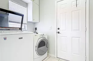 351 Pindo Palm Dr, Naples, FL 34104 - Photo 32