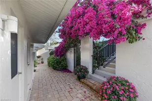 424 Foxtail Ct, Naples, FL 34104 - Photo 8