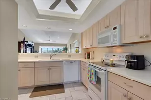 424 Foxtail Ct, Naples, FL 34104 - Photo 14