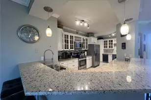 8125 Celeste Dr, Naples, FL 34113 - Photo 4