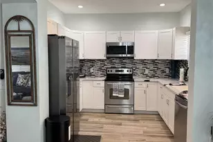 3304 Lisa Ln, Naples, FL 34109 - Photo 14