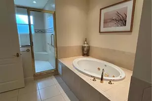 554 Avellino Isles Cir, Naples, FL 34119 - Photo 10