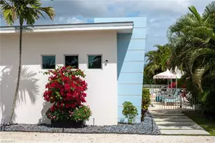 10042 Vanderbilt Dr, Naples, FL 34108 - Photo 2